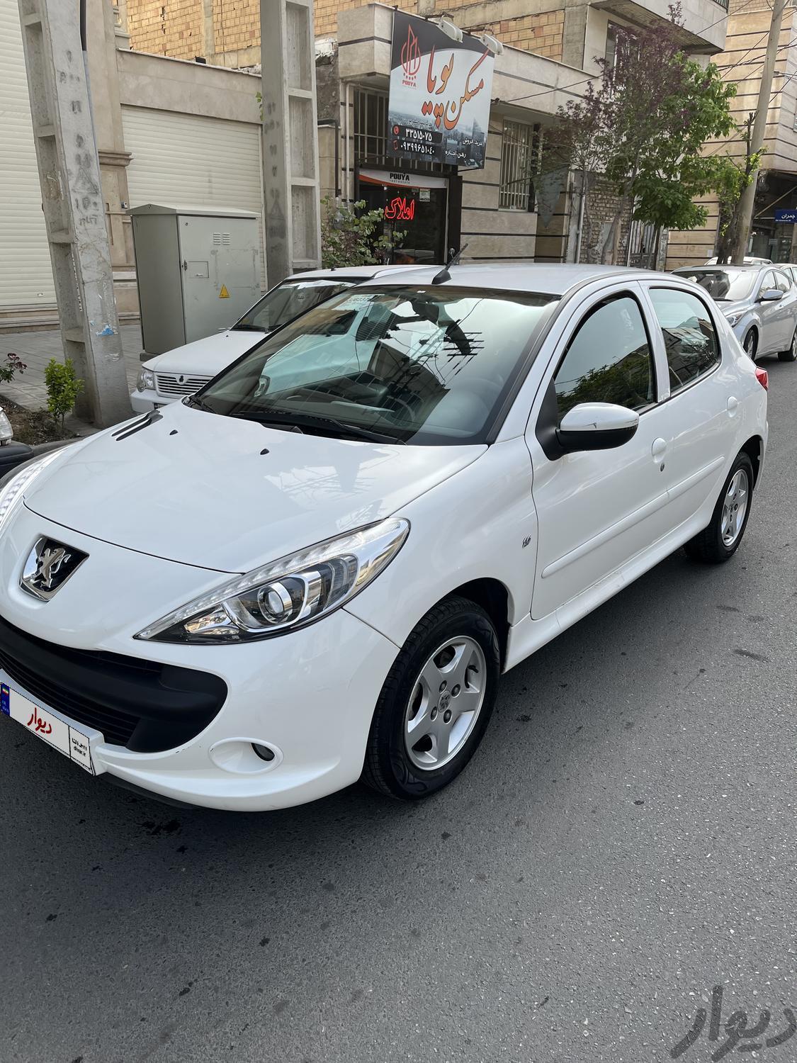 خودرو ۲۰۷ دنده ای بی رنگ