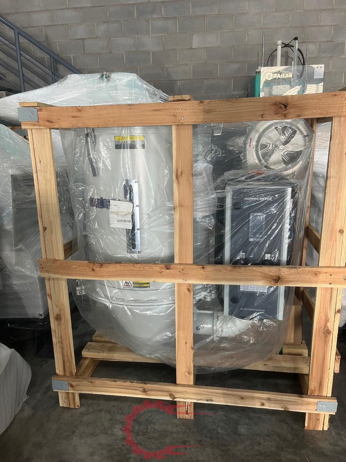 آسیاب ، گازگیر و موادکش دستگاه تزریق پلاستیک